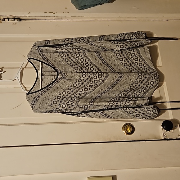 Two Maurices Blouses size XL Grey long sleeve with tie and sage green short lay - Picture 2 of 12